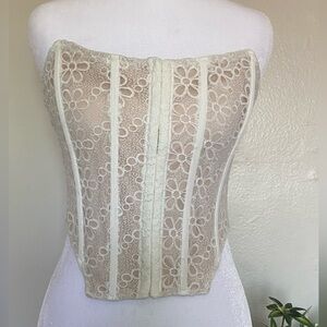 Stellah Cream and White Fabric Detail women size‎ small